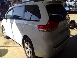 2014 TOYOTA SIENNA, WHITE, LE MODEL, 3.5L, AT, FWD,  Z26287